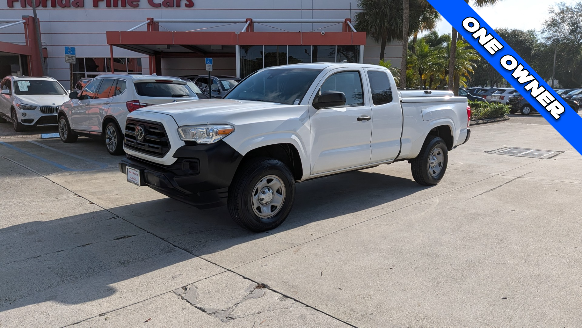 2019 Toyota Tacoma SR's photo