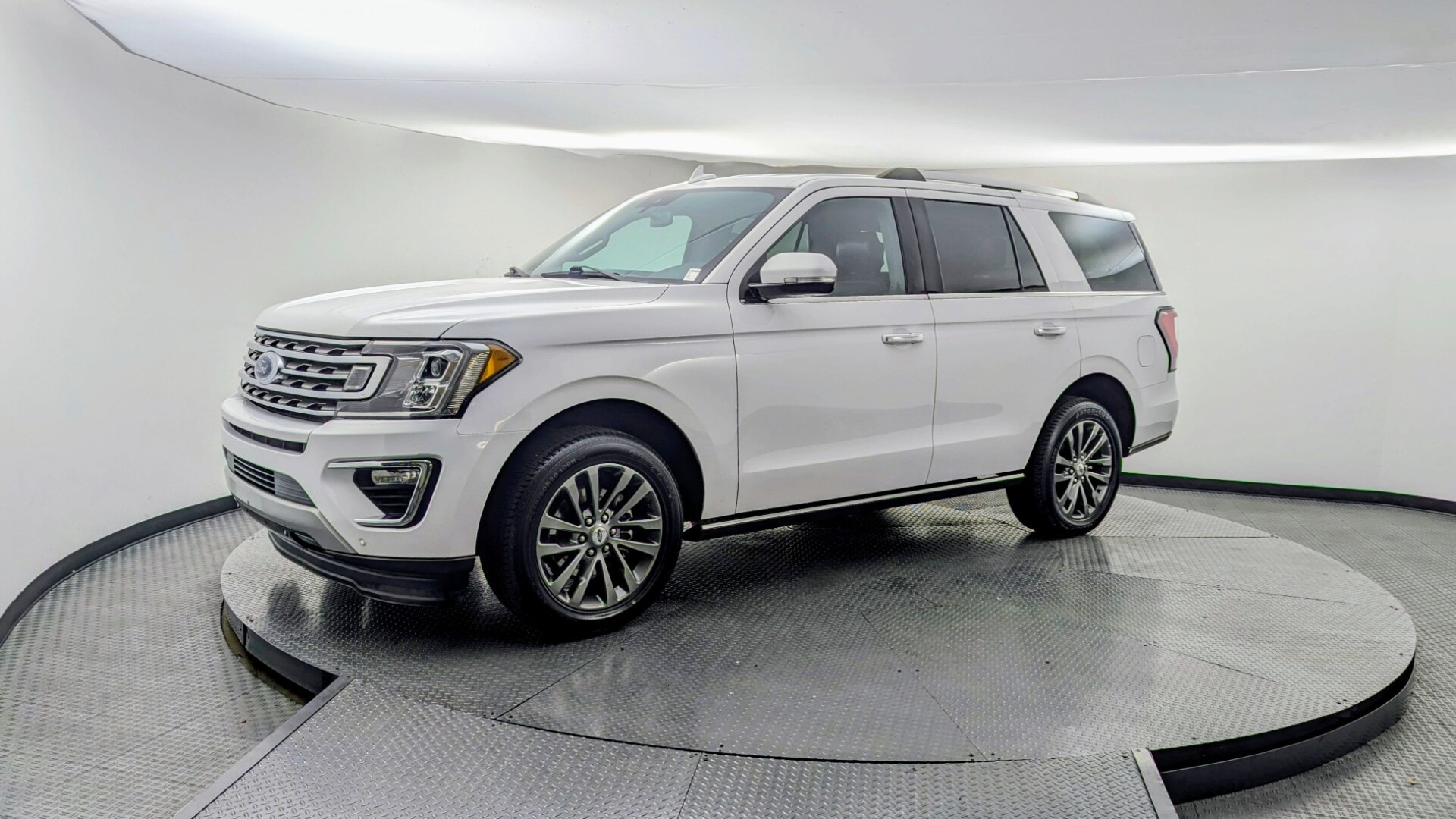 2020 Ford Expedition Limited's photo