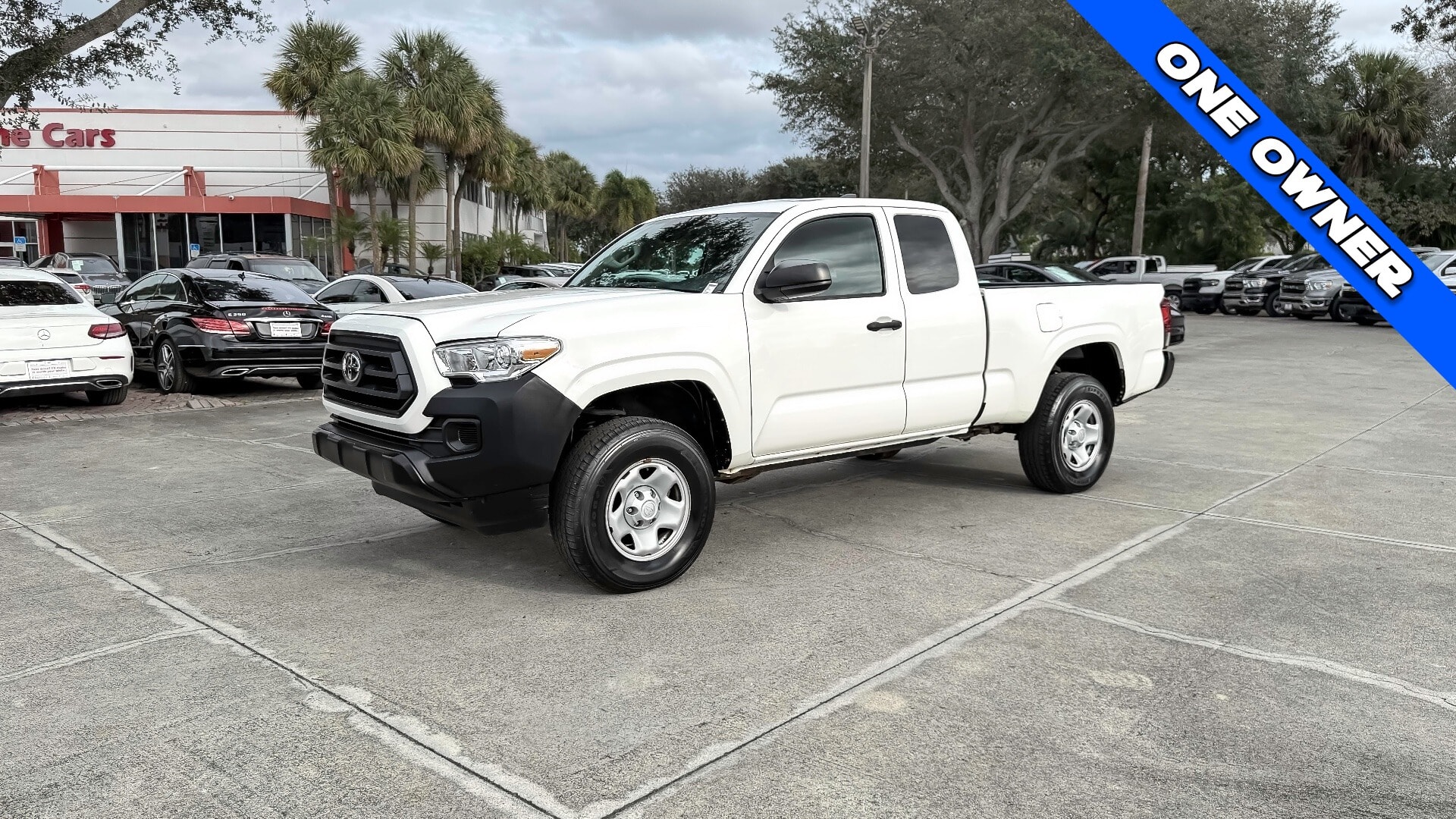 2021 Toyota Tacoma SR's photo