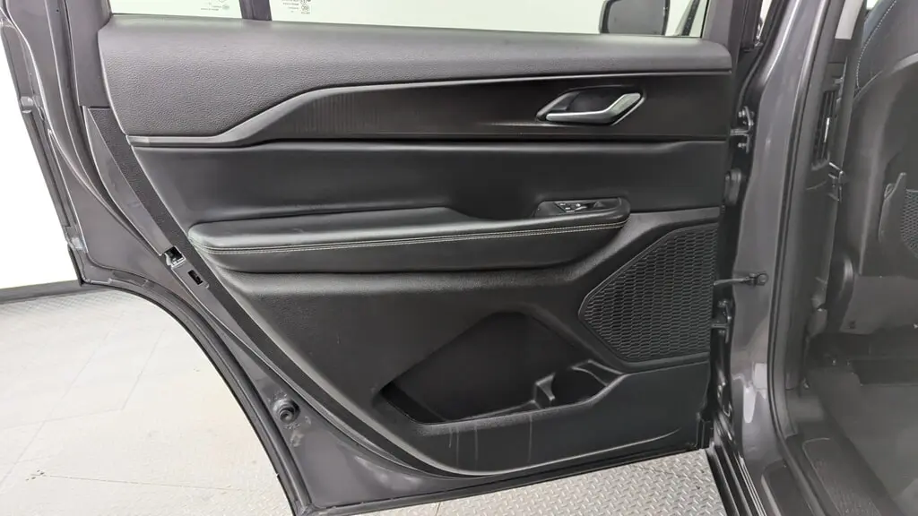 Florida Fine Cars - Used JEEP GRAND CHEROKEE L 2023 MARGATE LAREDO