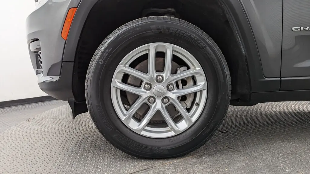 Florida Fine Cars - Used JEEP GRAND CHEROKEE L 2023 MARGATE LAREDO