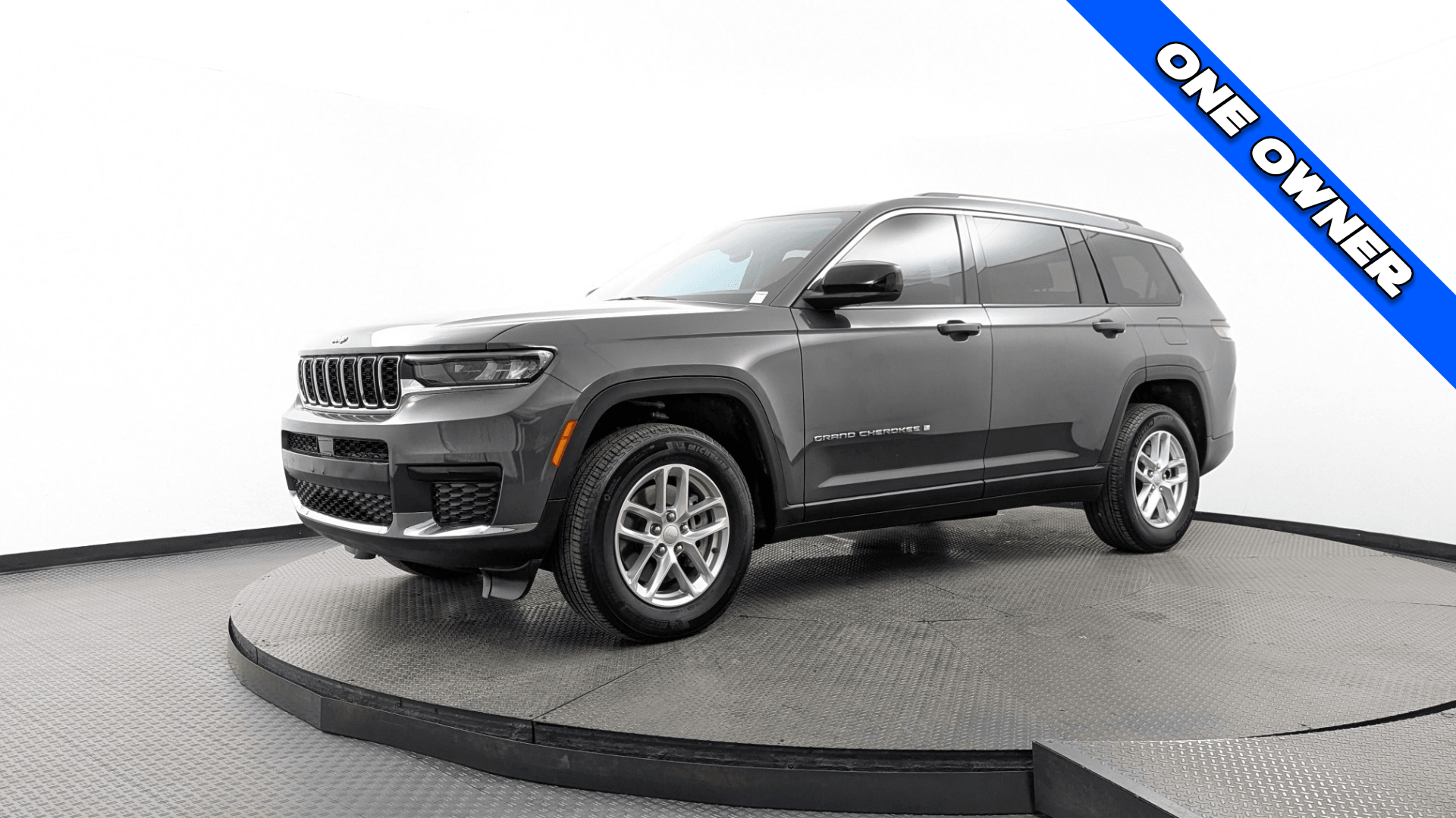 2023 Jeep Grand Cherokee L Laredo's photo