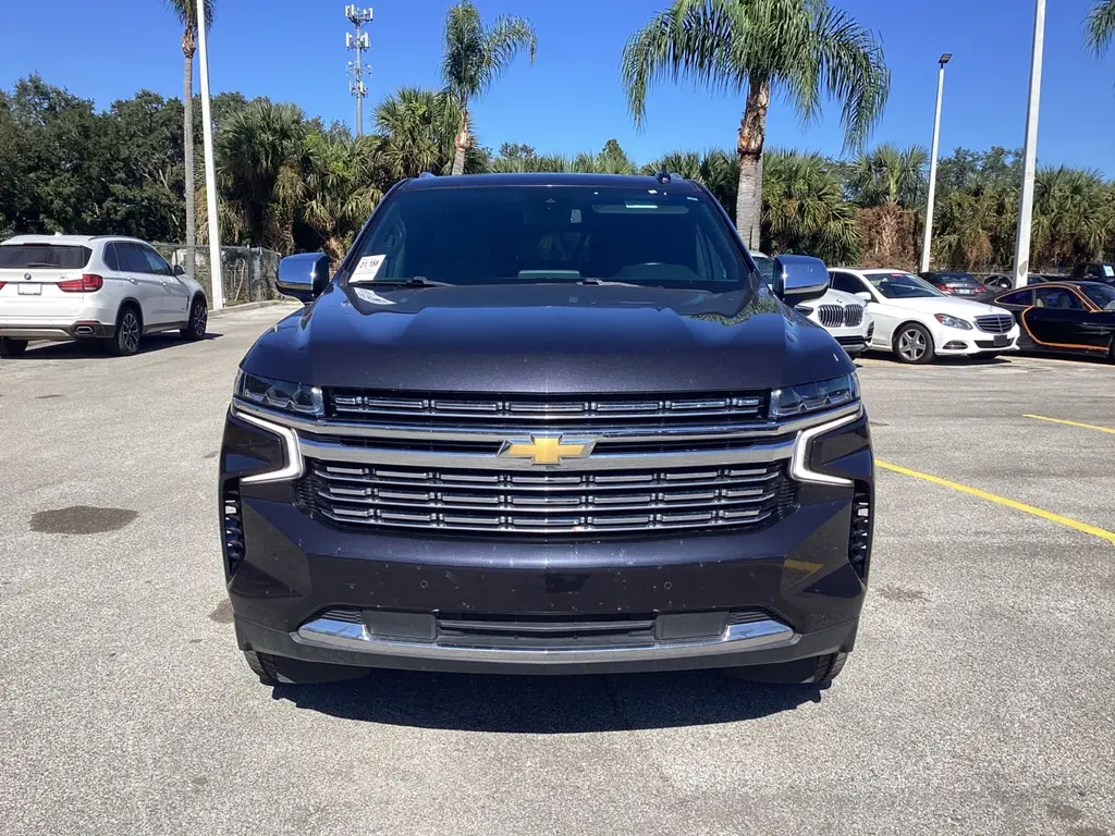 2023 Chevrolet Suburban Premier photo 2