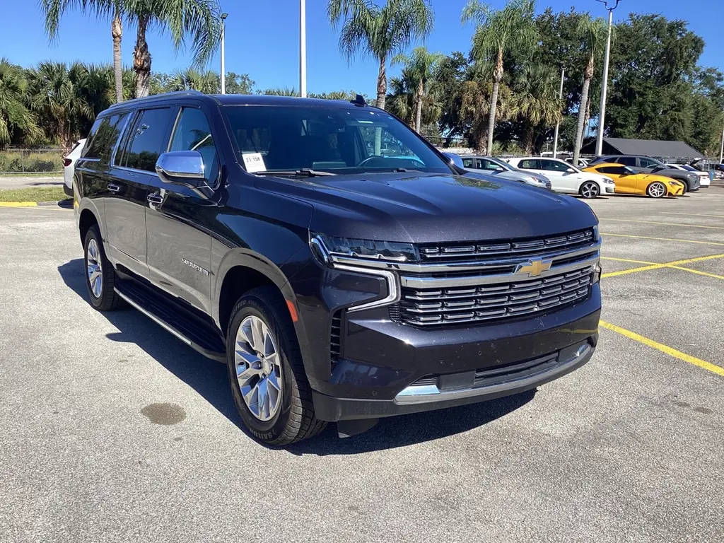 2023 Chevrolet Suburban Premier photo 4