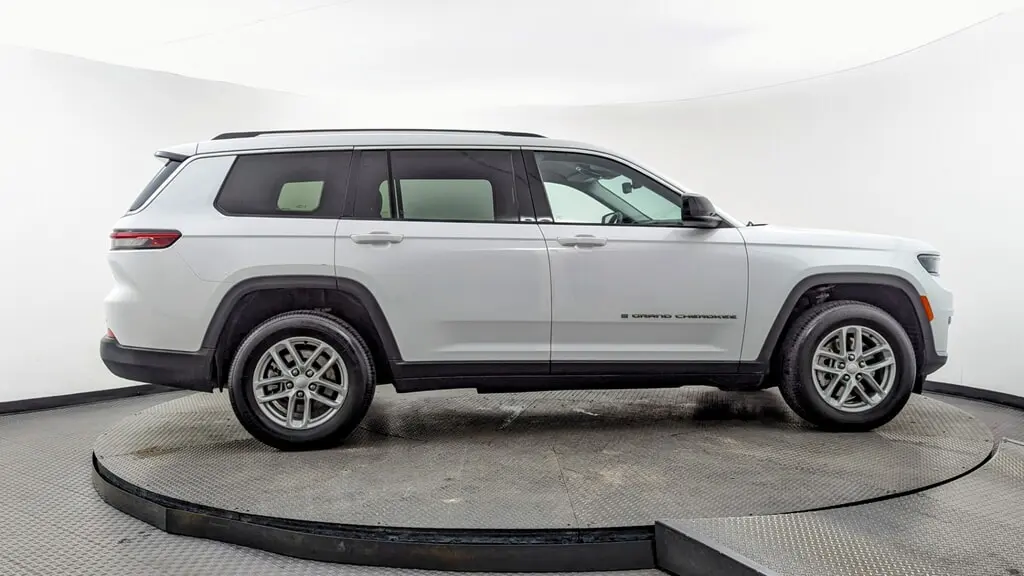 Florida Fine Cars - Used JEEP GRAND CHEROKEE L 2023 MARGATE LAREDO