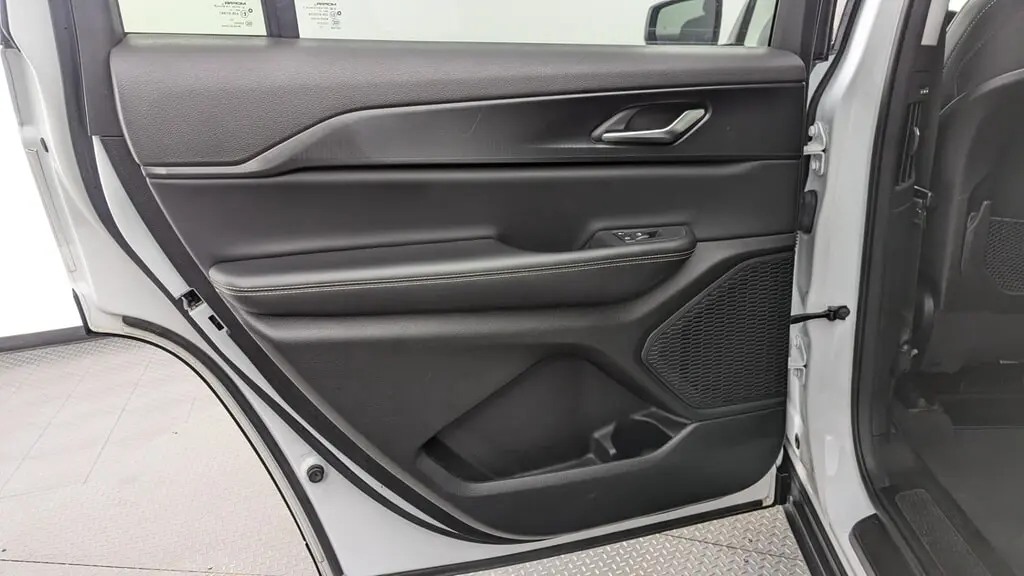 Florida Fine Cars - Used JEEP GRAND CHEROKEE L 2023 MARGATE LAREDO