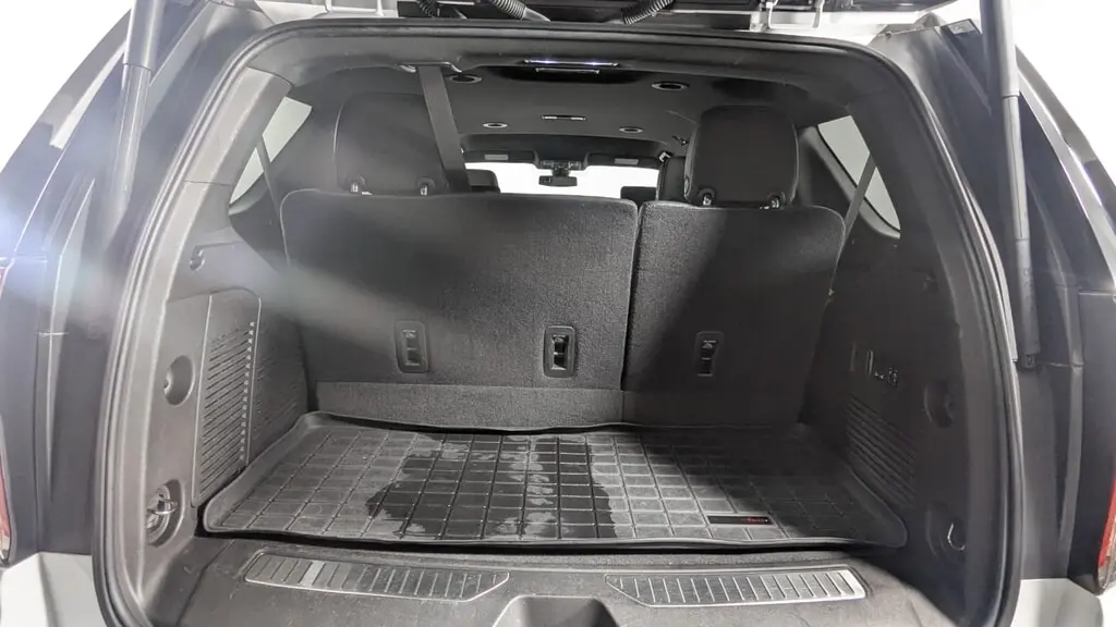 2021 Chevrolet Tahoe Z71 photo 2