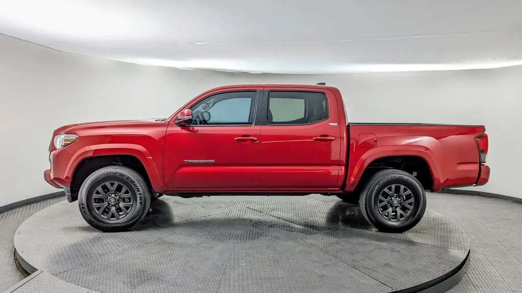 2023 Toyota Tacoma SR5 photo 2
