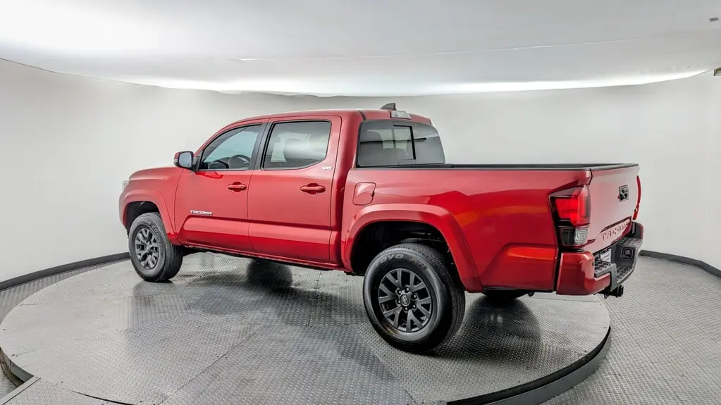 2023 Toyota Tacoma SR5 photo 3
