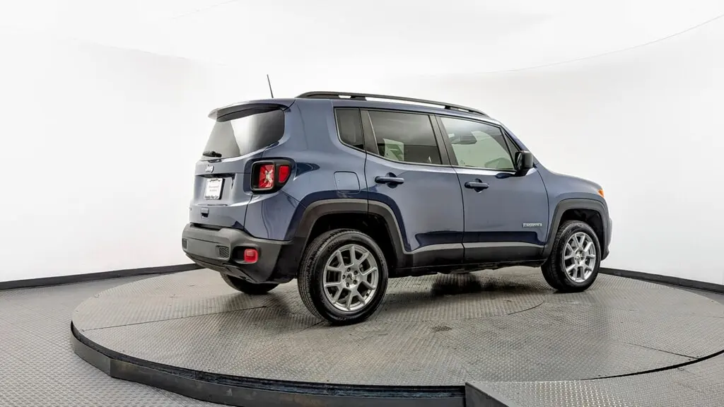 2023 Jeep Renegade Latitude photo 4