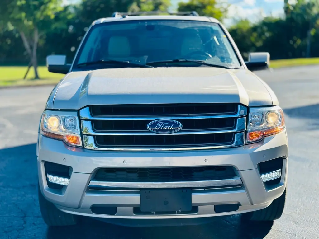 2017 Ford Expedition EL Limited photo 2