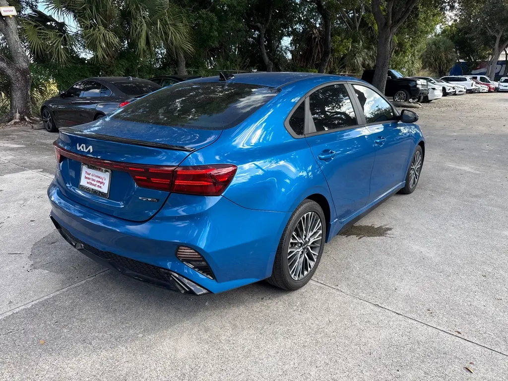 2023 Kia Forte GT-Line photo 3