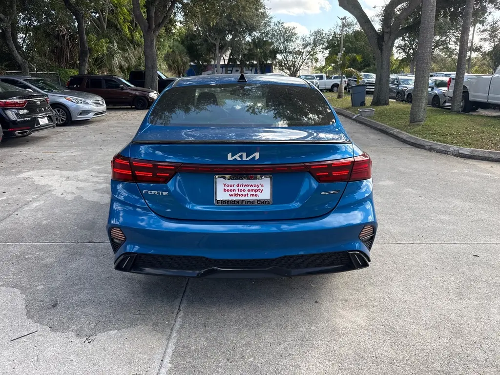 2023 Kia Forte GT-Line photo 4