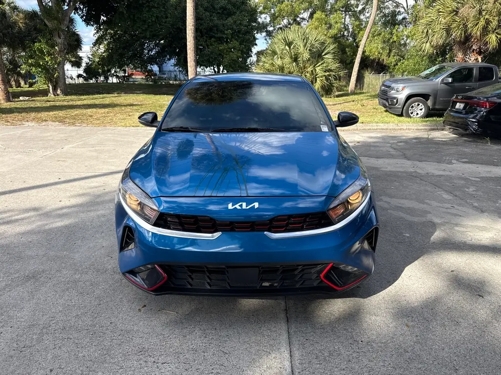 2023 Kia Forte GT-Line photo 2