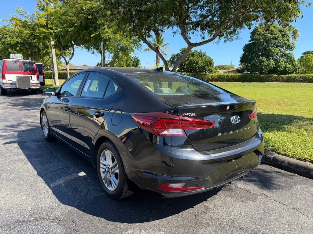 2019 Hyundai Elantra SEL Value Edition Limited photo 3