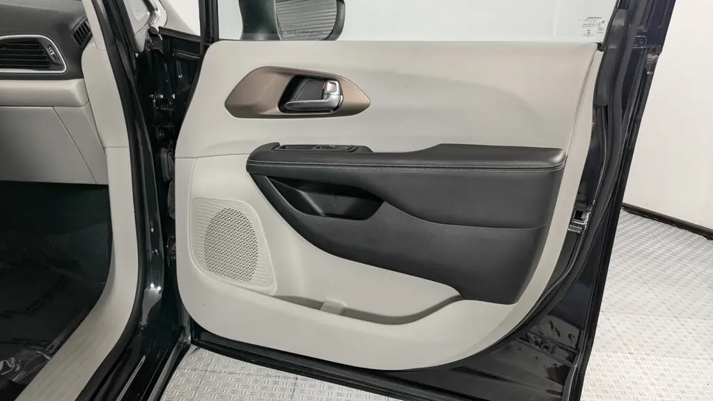 Florida Fine Cars - Used CHRYSLER VOYAGER 2023 ORLANDO LX