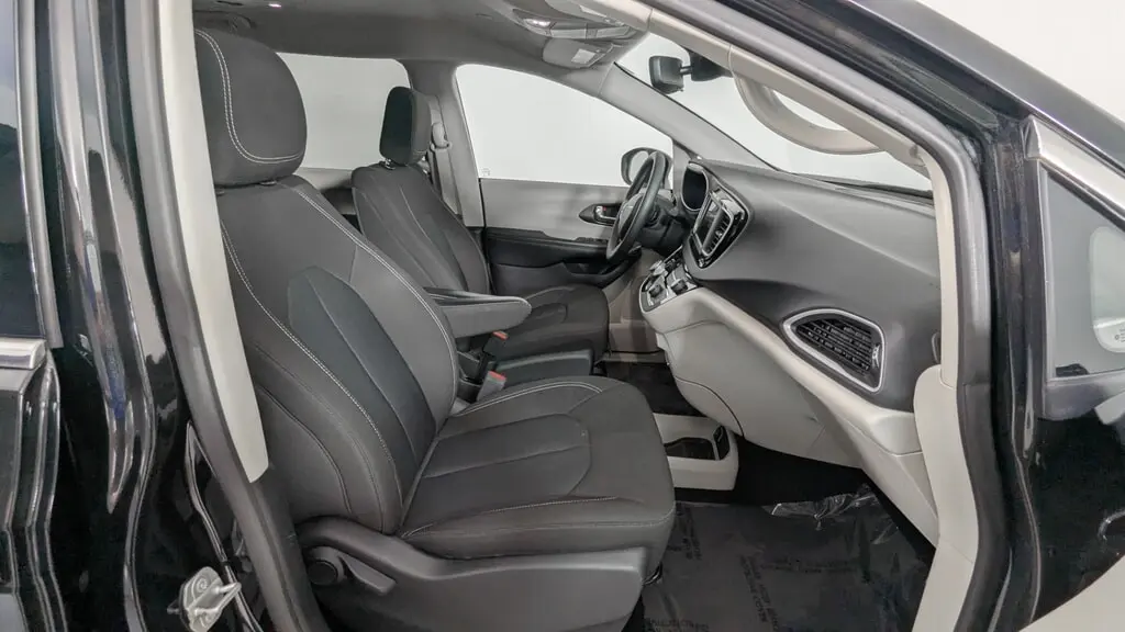 Florida Fine Cars - Used CHRYSLER VOYAGER 2023 ORLANDO LX