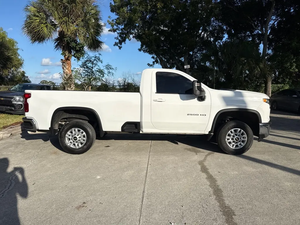 2022 Chevrolet Silverado 2500HD LT photo 4