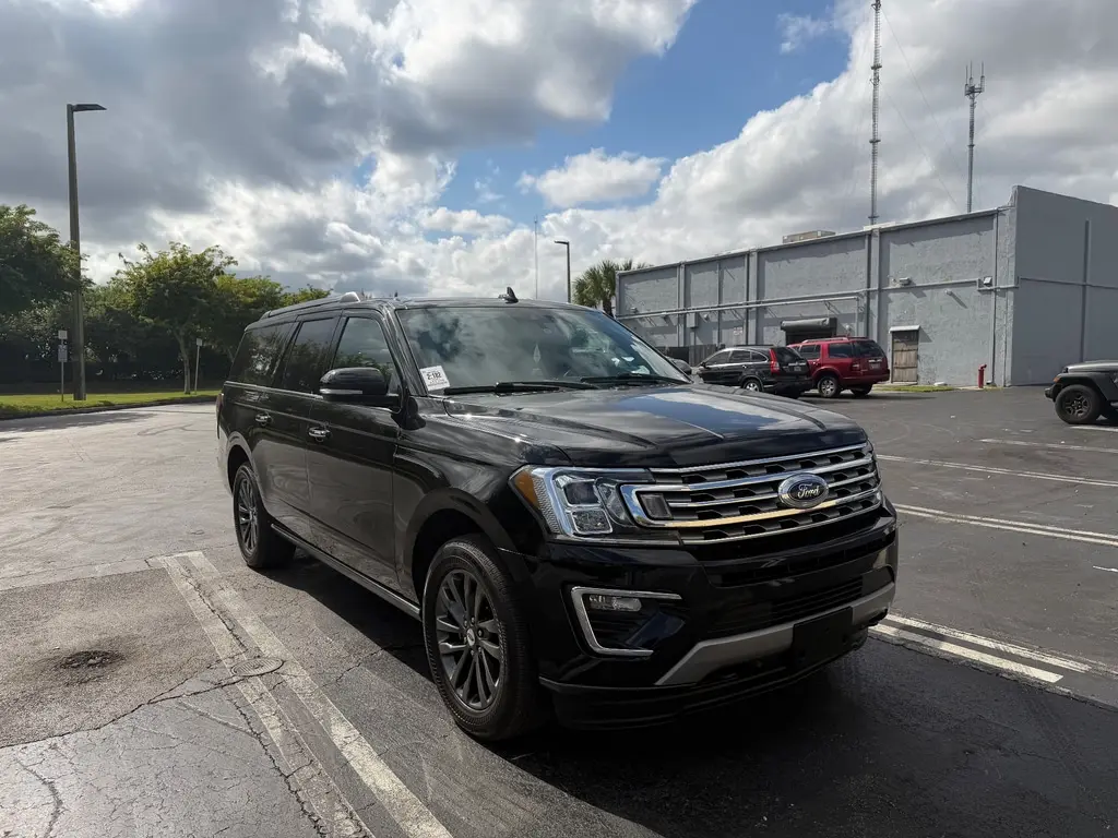 2021 Ford Expedition MAX Limited photo 3