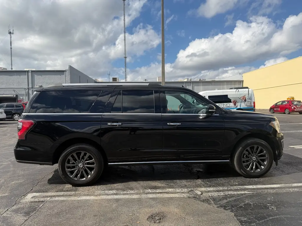 2021 Ford Expedition MAX Limited photo 4