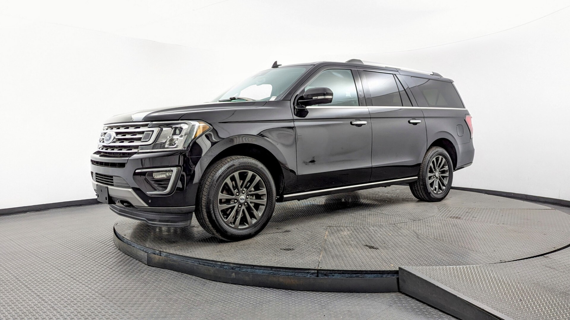 2021 Ford Expedition Limited's photo