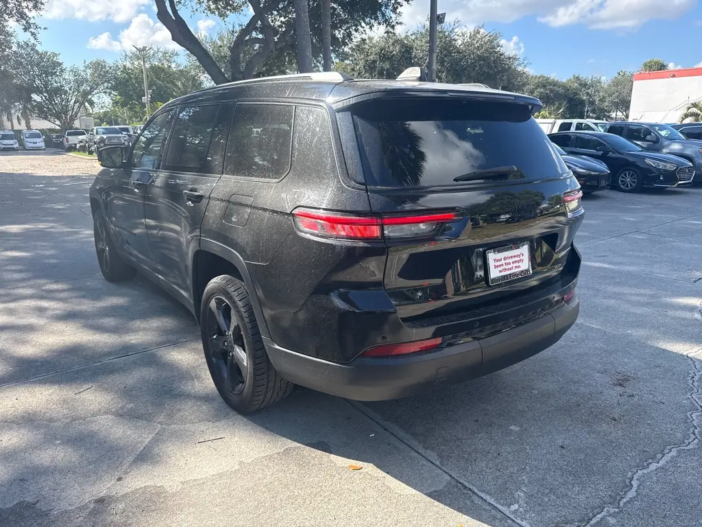 2023 Jeep Grand Cherokee Altitude photo 4
