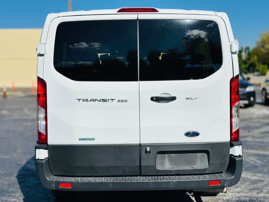 2023 Ford Transit Passenger XLT photo 3