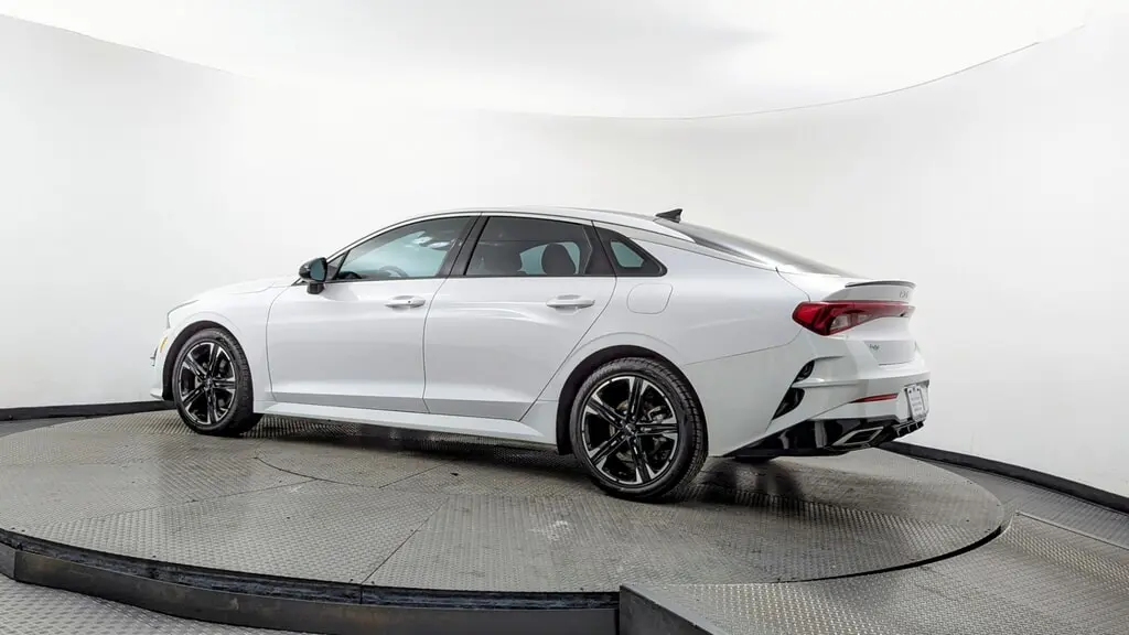 2022 Kia K5 GT-Line photo 3