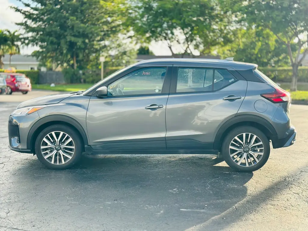 2024 Nissan Kicks SV photo 2