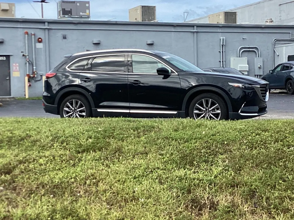 2023 Mazda CX-9 Grand Touring photo 2
