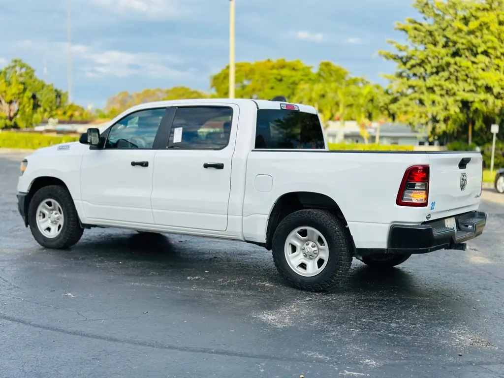 2024 Ram 1500 Tradesman photo 4