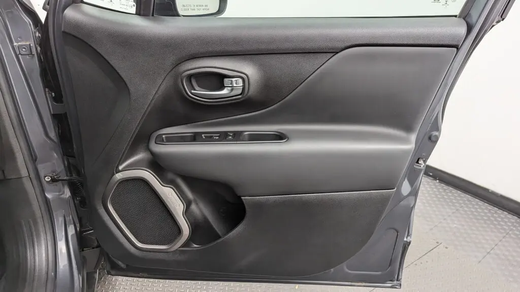 Florida Fine Cars - Used JEEP RENEGADE 2022 MIAMI LATITUDE