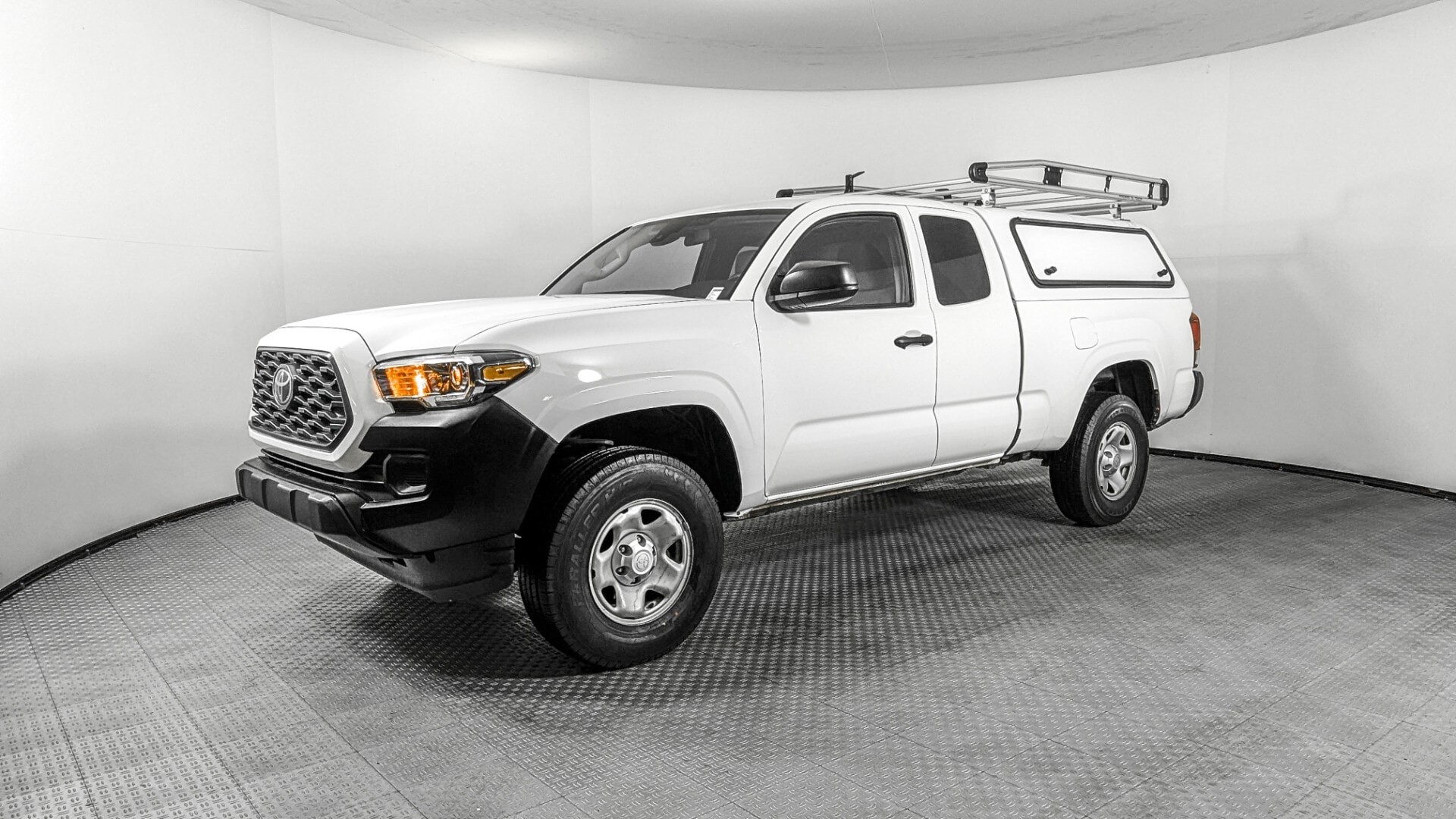 2021 Toyota Tacoma SR's photo