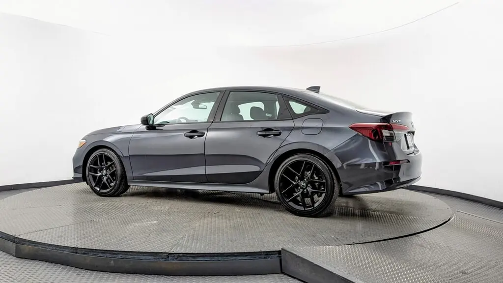 2025 Honda Civic Sport photo 2