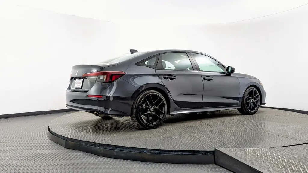 2025 Honda Civic Sport photo 4