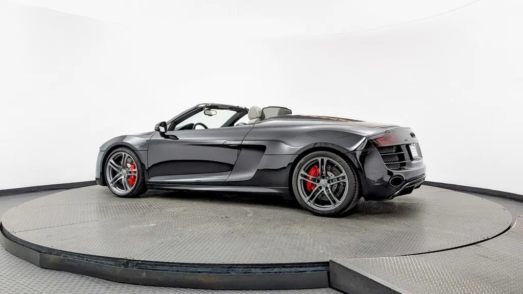2011 Audi R8 Spyder photo 3
