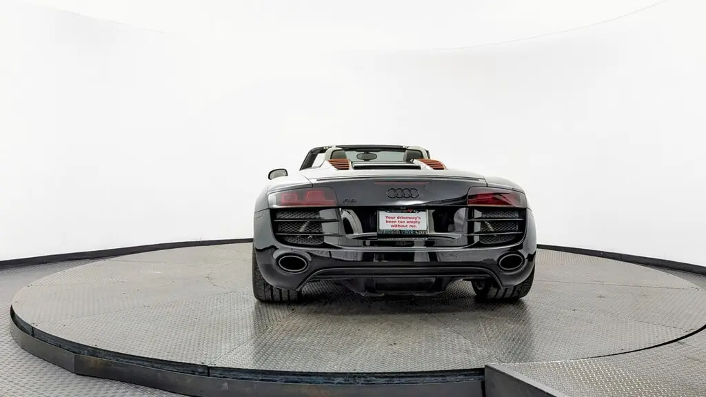 2011 Audi R8 Spyder photo 4