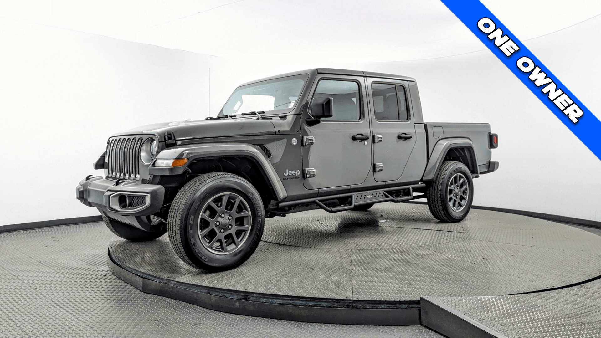 2020 Jeep Gladiator Overland's photo