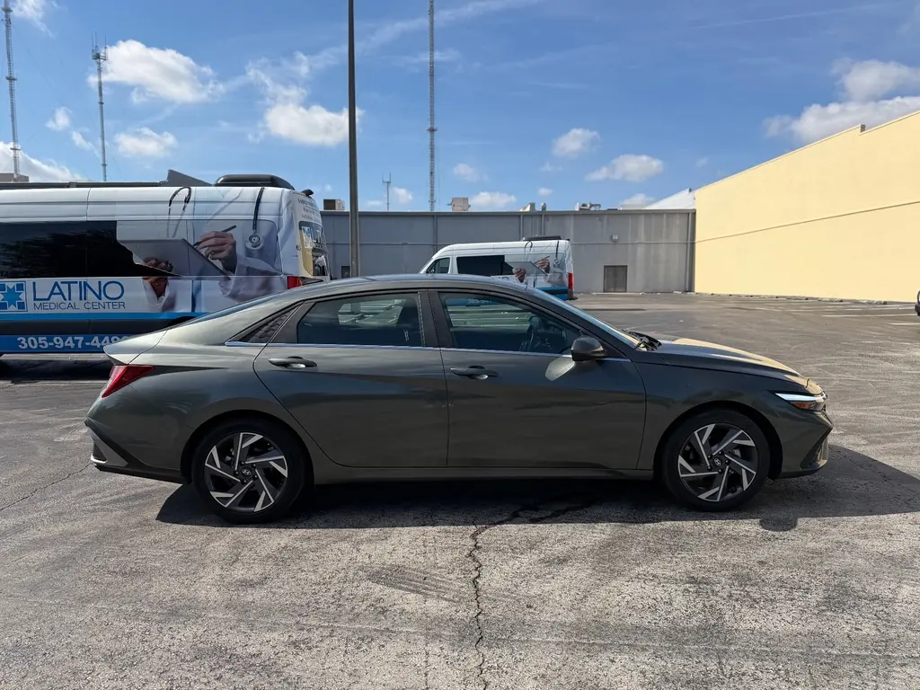 Florida Fine Cars - Used HYUNDAI ELANTRA 2025 MIAMI SEL CONVENIENCE