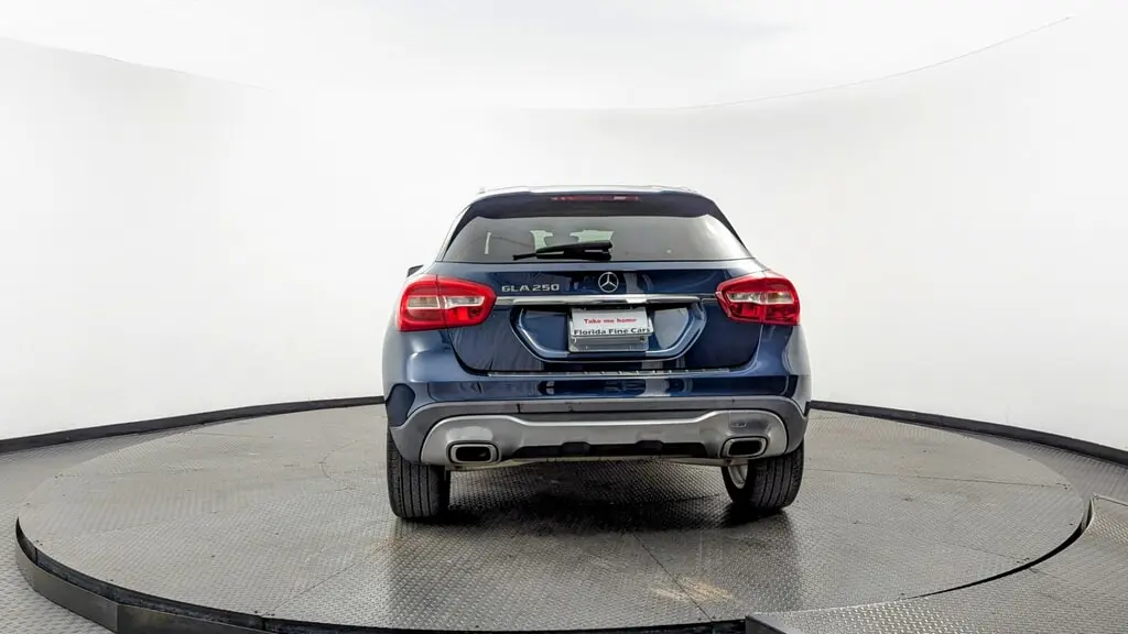 2019 Mercedes Benz GLA 250 photo 2