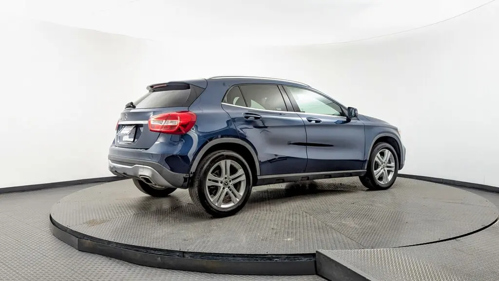 2019 Mercedes Benz GLA 250 photo 3