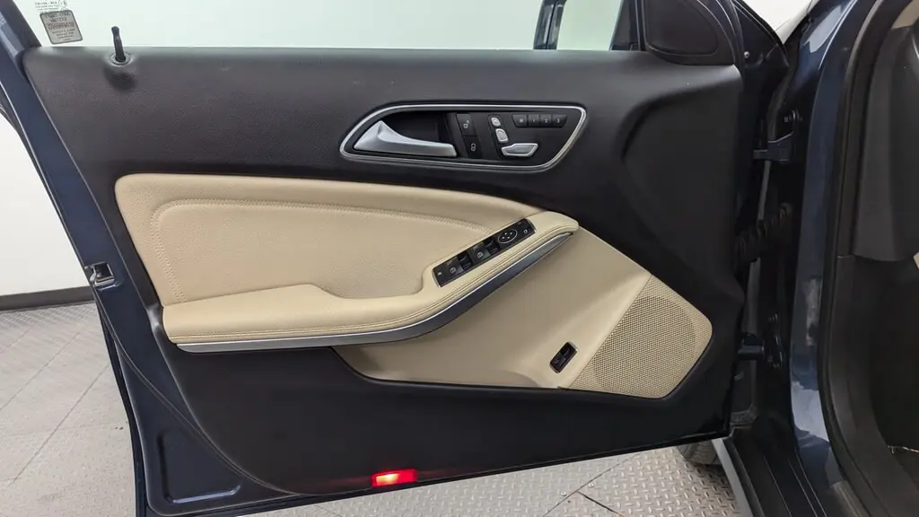 Florida Fine Cars - Used MERCEDES-BENZ GLA 2019 MIAMI GLA 250