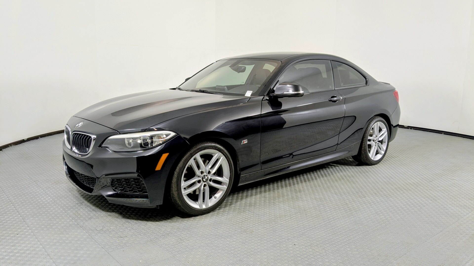 2016 BMW 2 Series 228i's photo