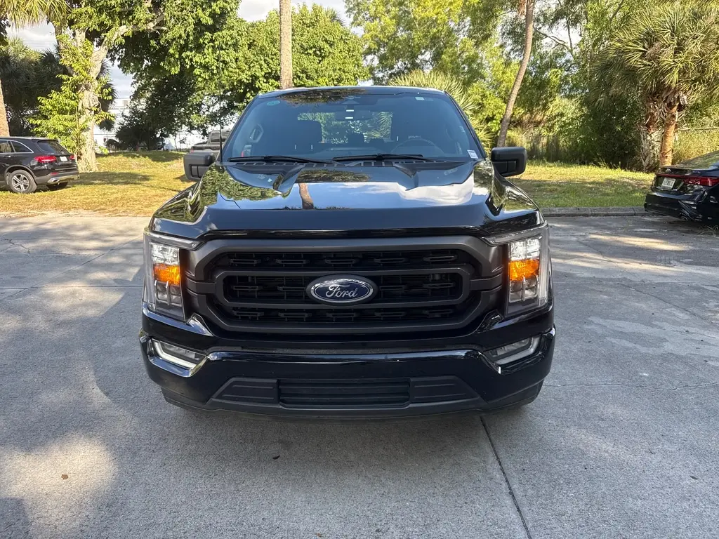 2023 Ford F-150 XLT photo 2