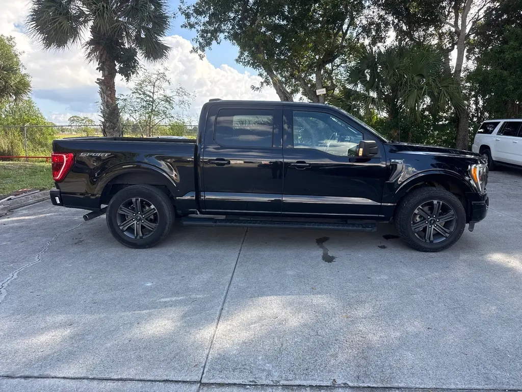 2023 Ford F-150 XLT photo 4