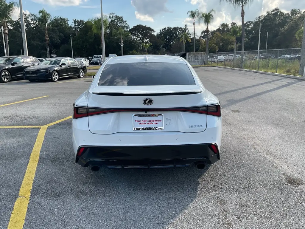 2022 Lexus IS 350 F SPORT photo 4