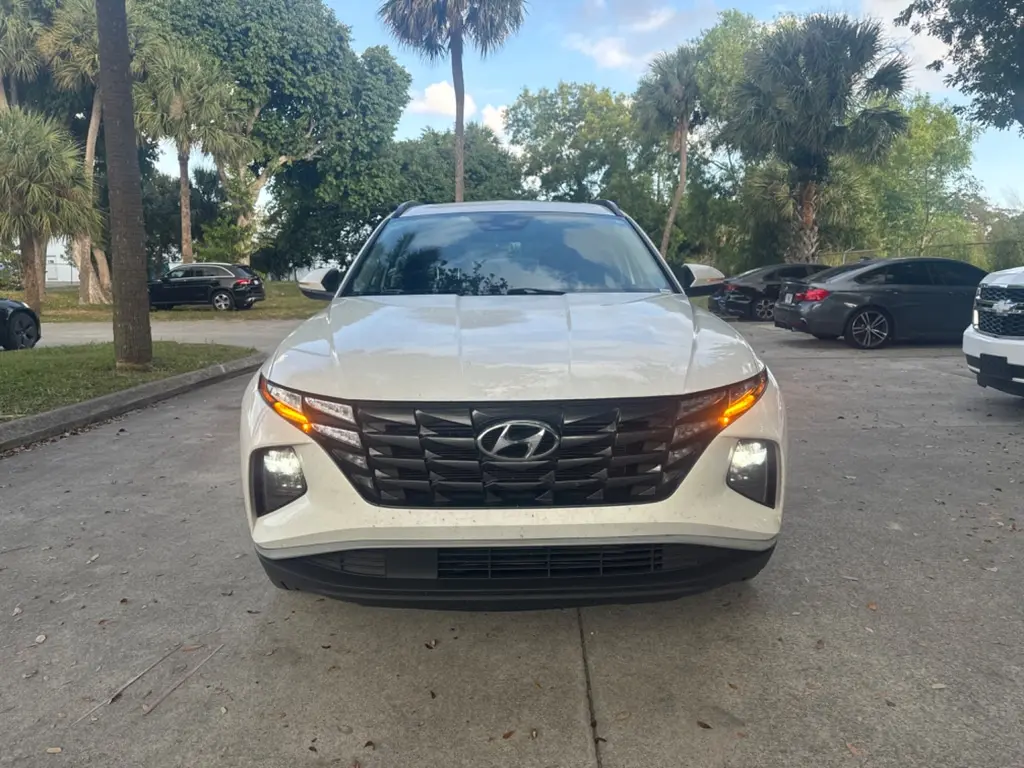 2022 Hyundai Tucson SEL Convenience photo 2