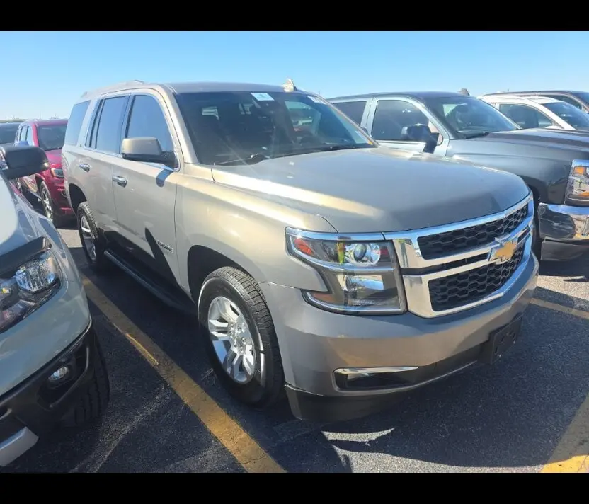 2019 Chevrolet Tahoe LT photo 3