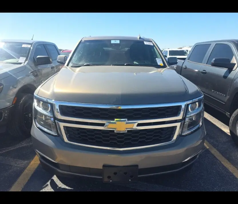 2019 Chevrolet Tahoe LT photo 2