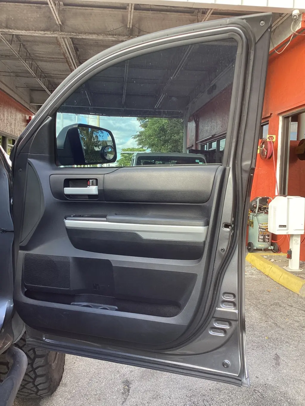 Florida Fine Cars - Used TOYOTA TUNDRA 4WD 2014 MIAMI SR5